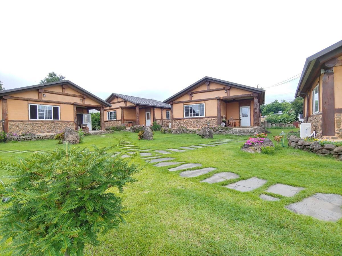 Geumok Log Pension Seogwipo Exterior photo